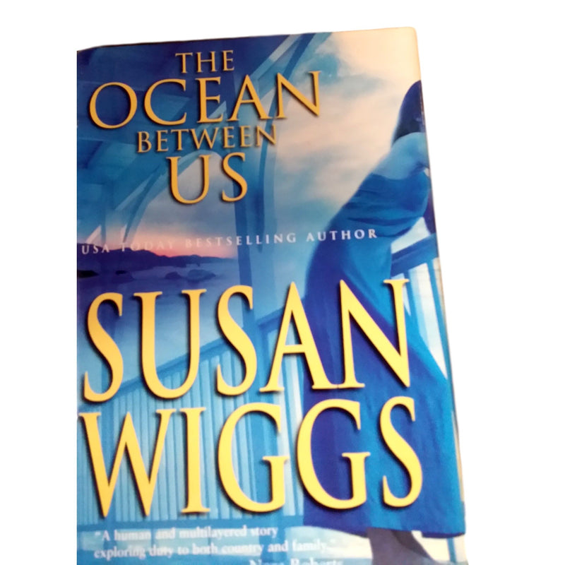 The Ocean Between Us (Large Print) - Like New