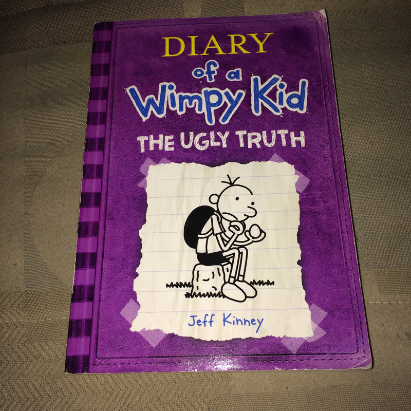 Dog Days (Vol. 4) Diary of a Wimpy Kid by Jeff Kinney - Very Good